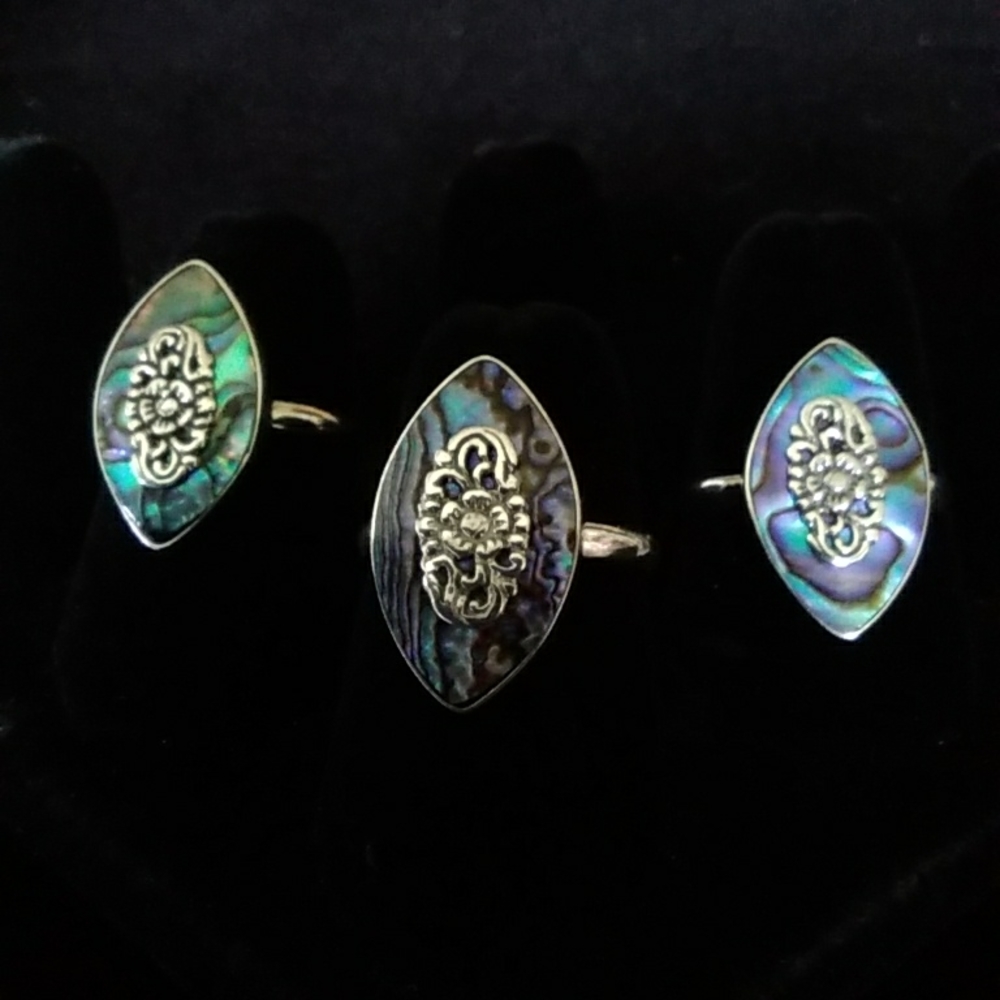 3/$50💎 Abalone Ring
